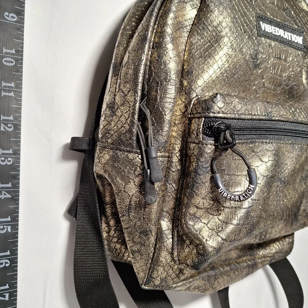 Vibedration Hydration Backpack w/o bladder -Snake/Reptile-Skin-Like - Small Used